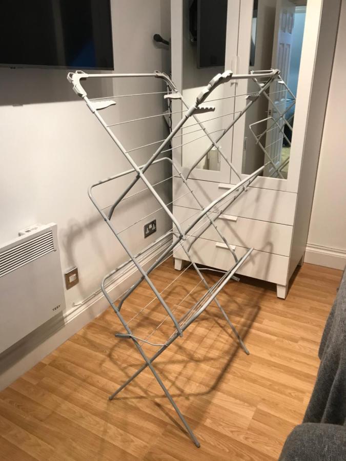2 Bed Close To Town Ct1 Sleeps 6 Apartment *